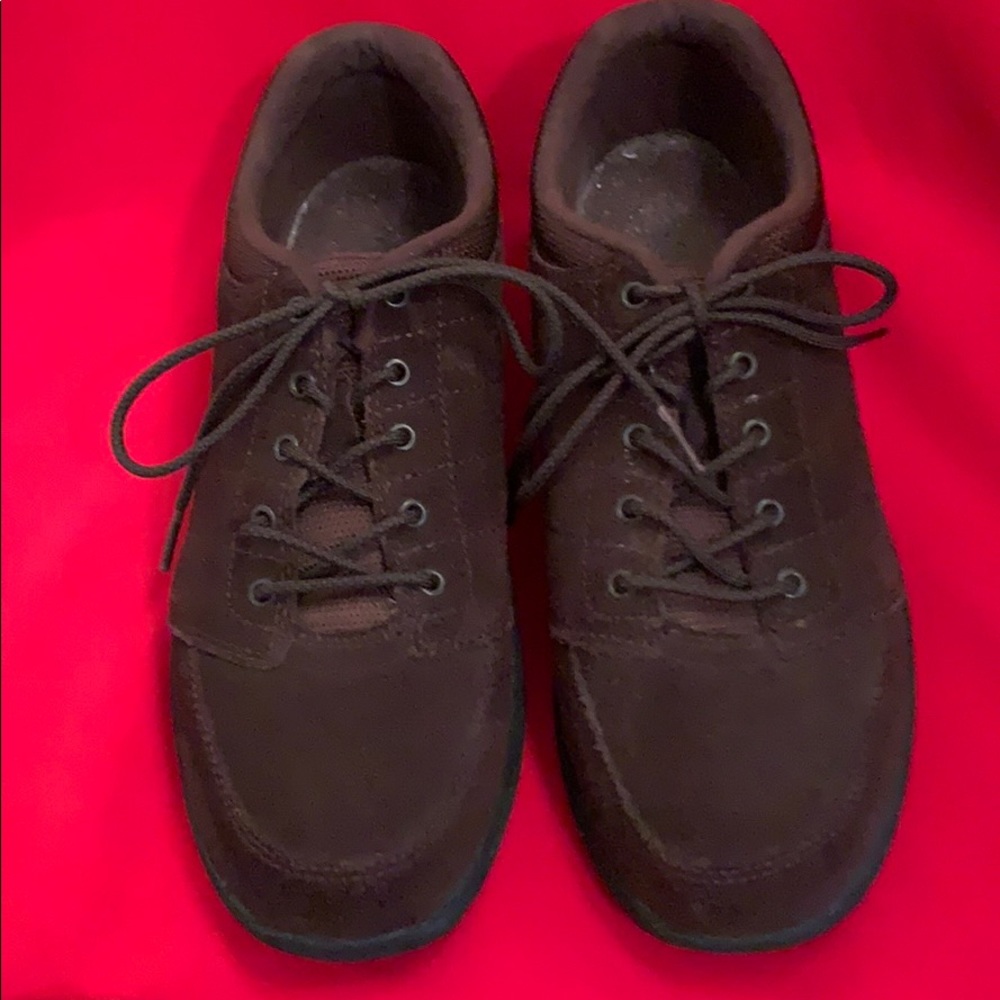 Easy Spirit Brown Suede Athletic Shoes 8